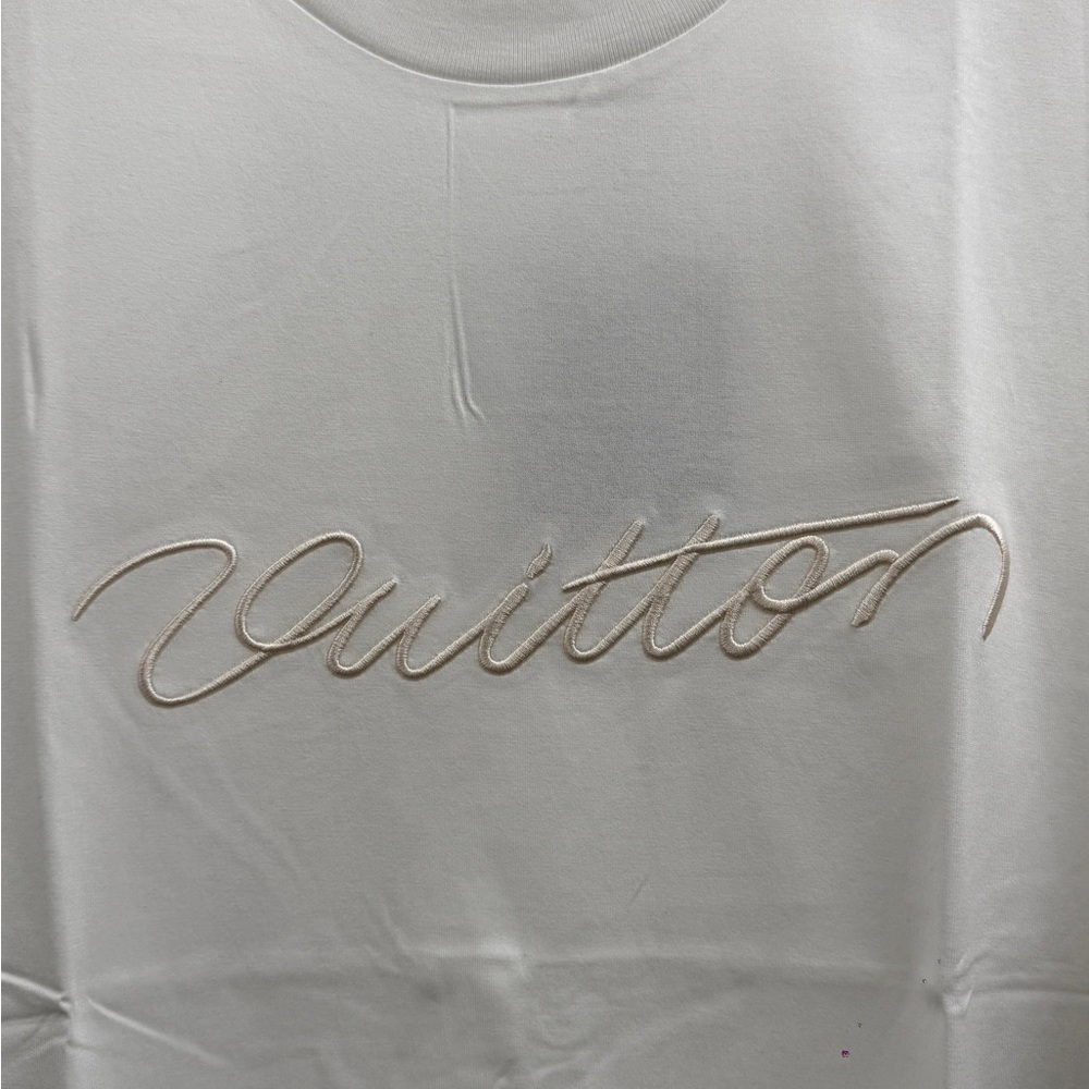 Louis Vuitton White Embroidered Script Logo T-Shirt - Picture 2 of 7